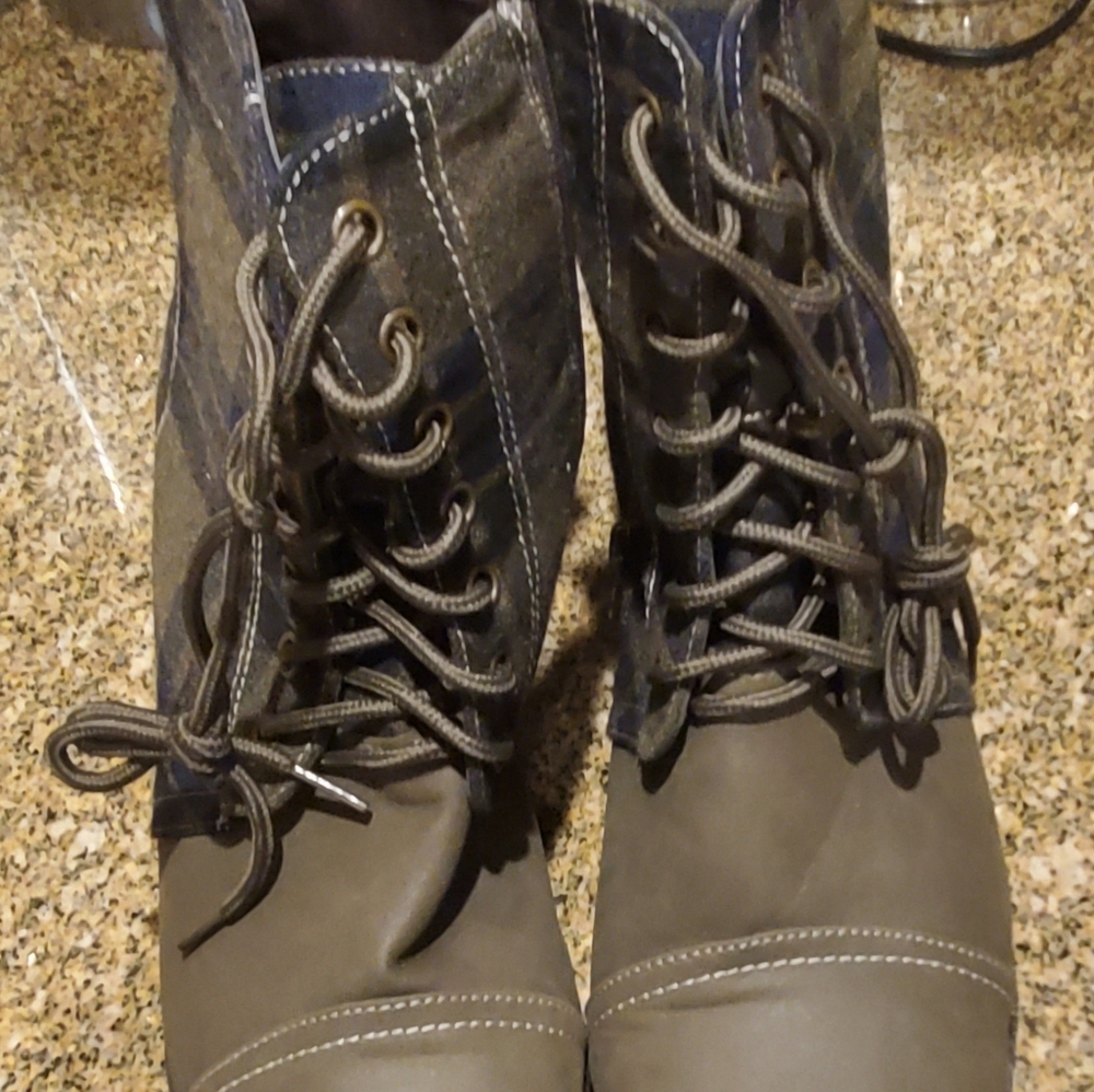 Plaid wedge heel boot
